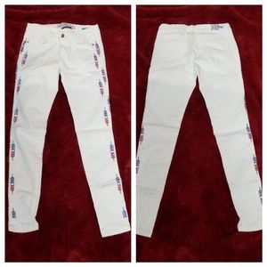 Zara Trafalux embroidered arrow jeans